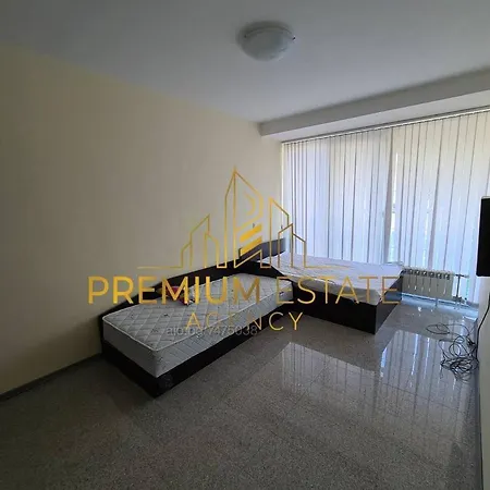 Luxury Apartments Azure Next To The Sea View ***** アパート